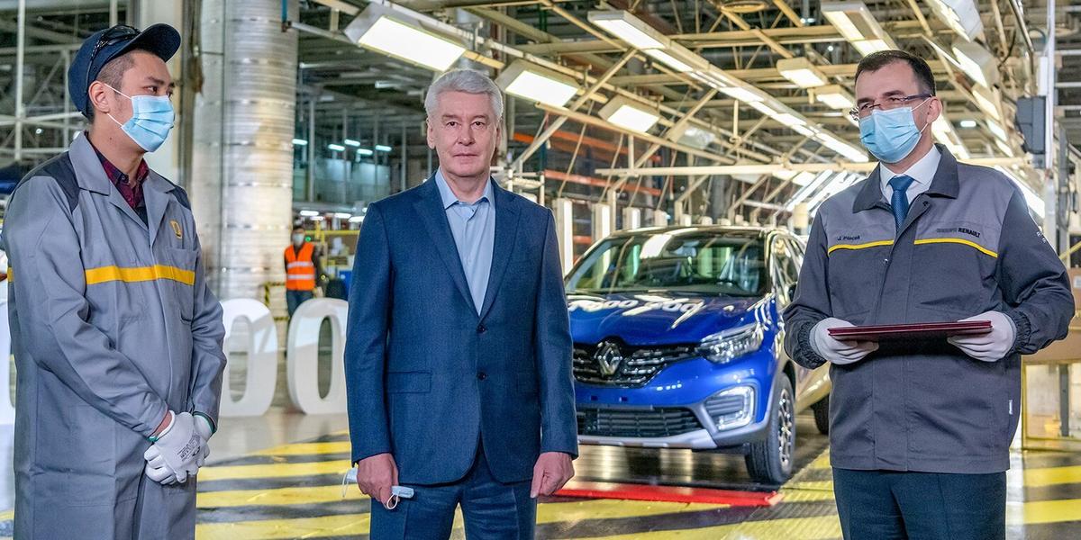 Сергей Собянин на заводе «Renault Россия», декабрь 2020 года. Фото: Пресс-служба Мэра и Правительства Москвы