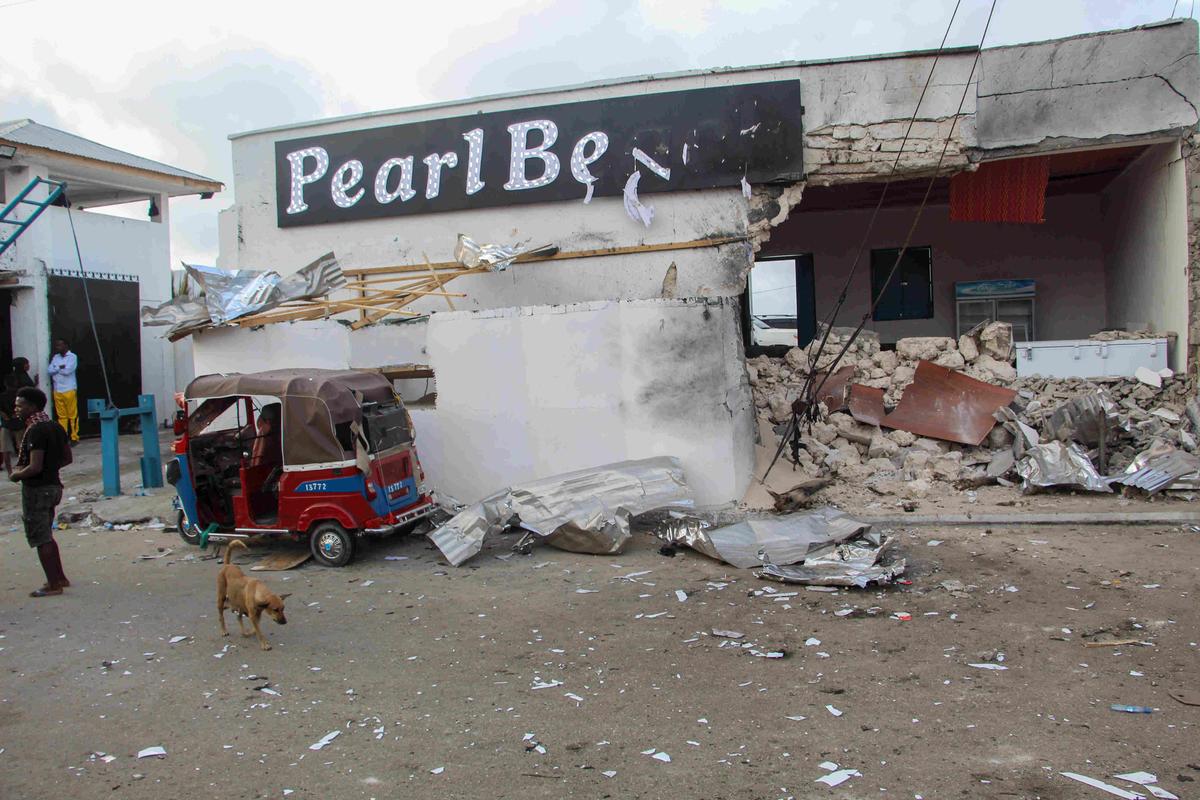 Отель Pearl Beach в Могадишо, атакованный боевиками «Аш-Шабаб», июнь 2023 года. Фото: EPA-EFE / SAID YUSUF WARSAME