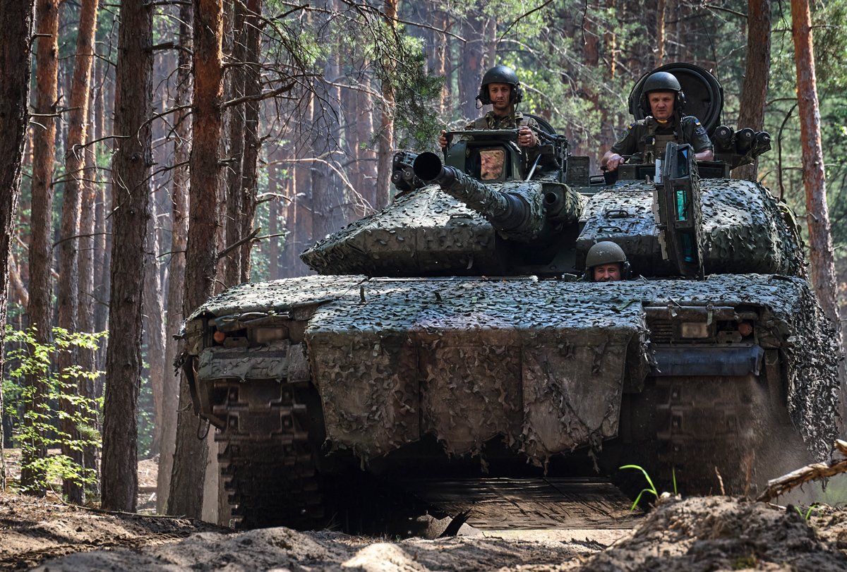 Украинские военнослужащие моторизованной бригады в районе Харькова, Украина, 18 июня 2024 года. Фото: Сергей Козлов / EPA-EFE