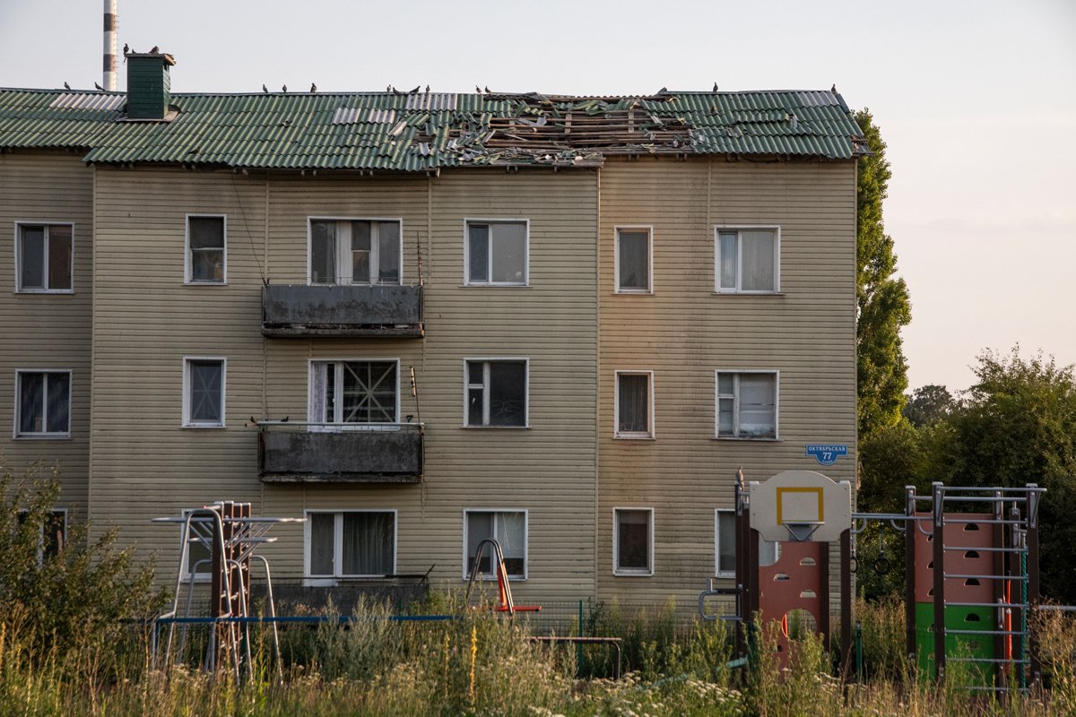 Село Безымено, трехэтажка на улице Октябрьской. Фото: Анатолий Ольшанский