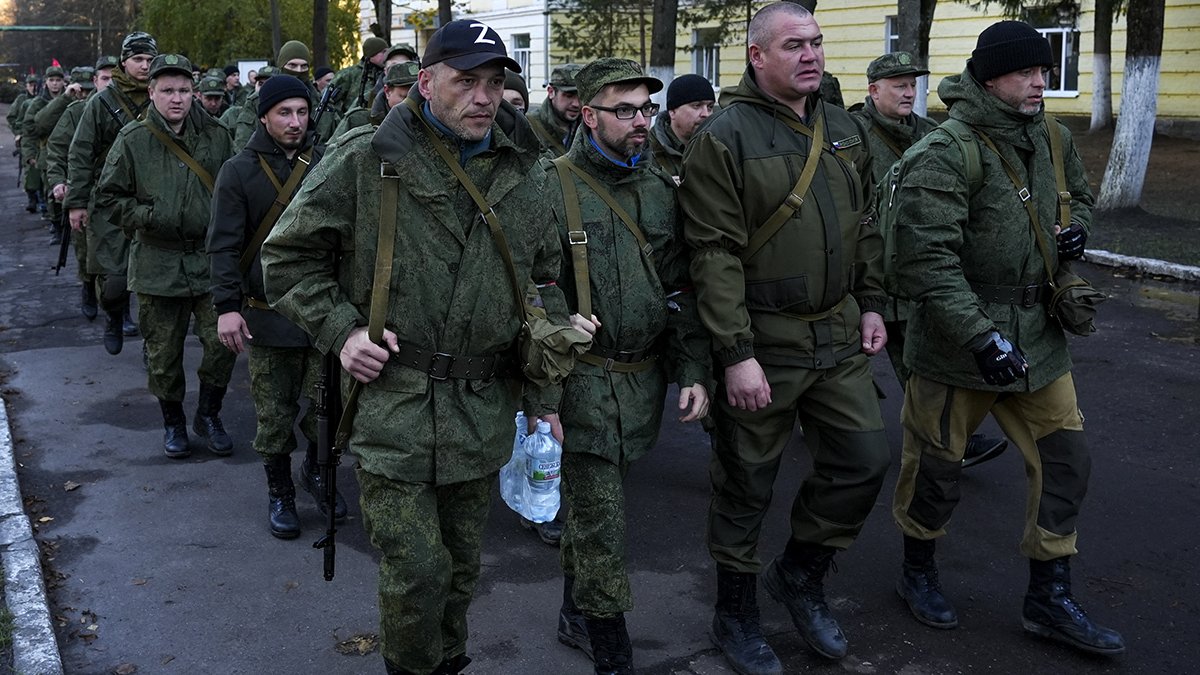 «Мы поддержим того, кто вернет нам наших мужчин»