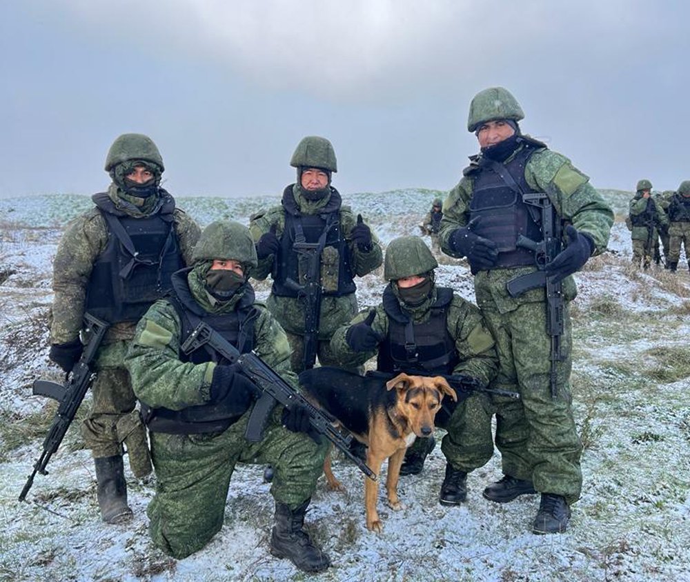 Непальцы в российской армии. Фото: архив активистки Криту Бхандари